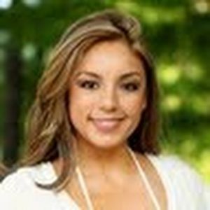 Meet your Posher, Yesenia